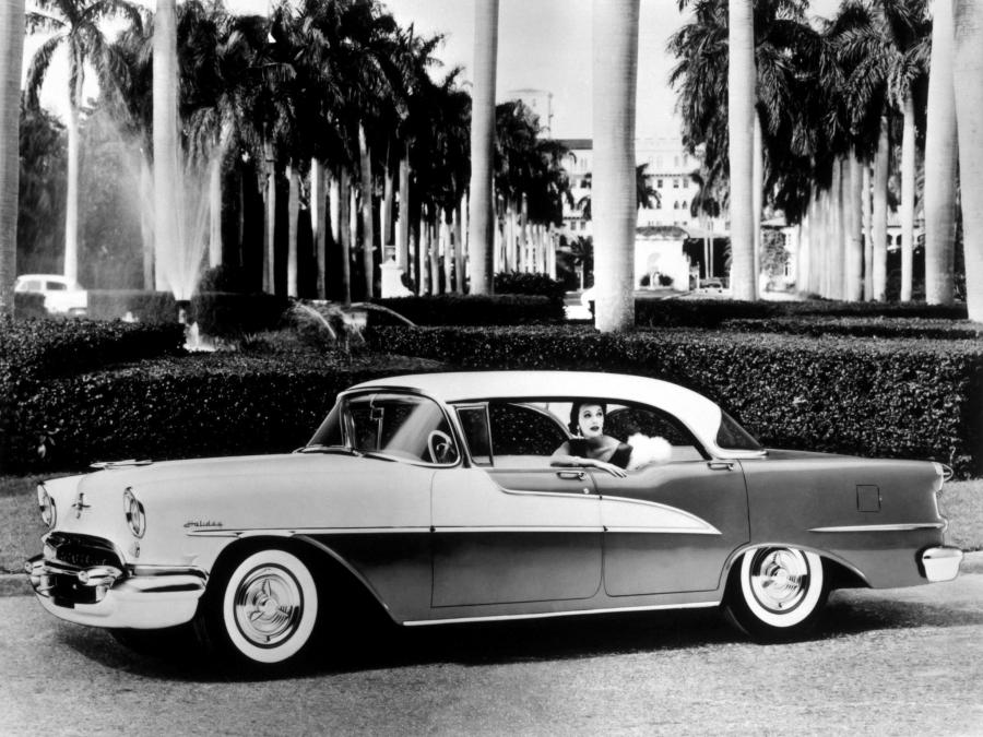 Oldsmobile Super 88 Holiday Sedan '1955